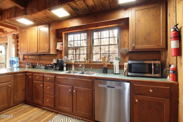 1923 Bales Way, Sevierville, TN 37876