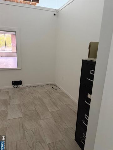 1 Remsen Place 104, Ridgefield, NJ 07657