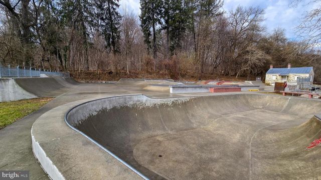 6999 CEDAR AVE, Sykesville, MD 21784