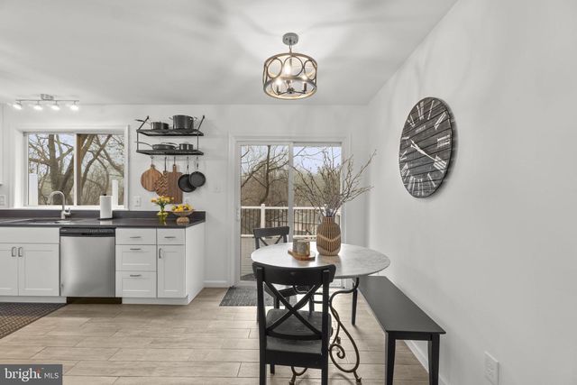 6999 CEDAR AVE, Sykesville, MD 21784