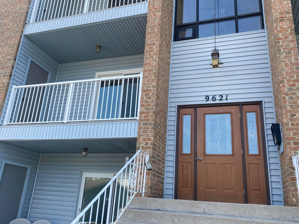 9621 Merrillville Road 203, Crown Point, IN 46307