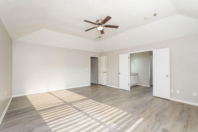 1523 Clear Valley Drive, Houston, TX 77014