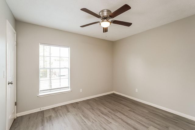 1523 Clear Valley Drive, Houston, TX 77014