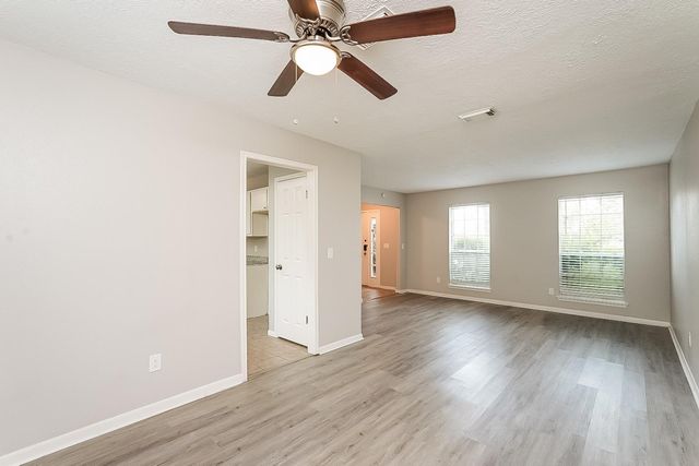 1523 Clear Valley Drive, Houston, TX 77014