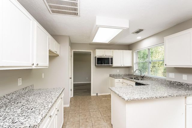 1523 Clear Valley Drive, Houston, TX 77014