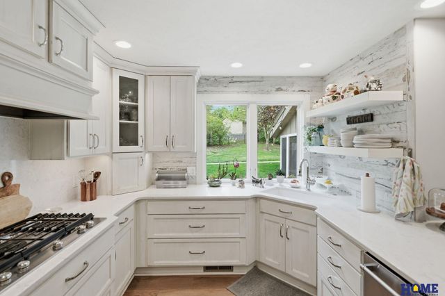 7223 Shamrock Court, Lincoln, NE 68506