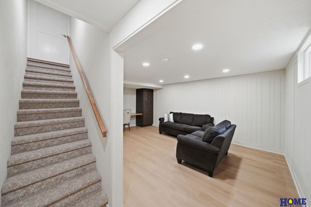 7223 Shamrock Court, Lincoln, NE 68506