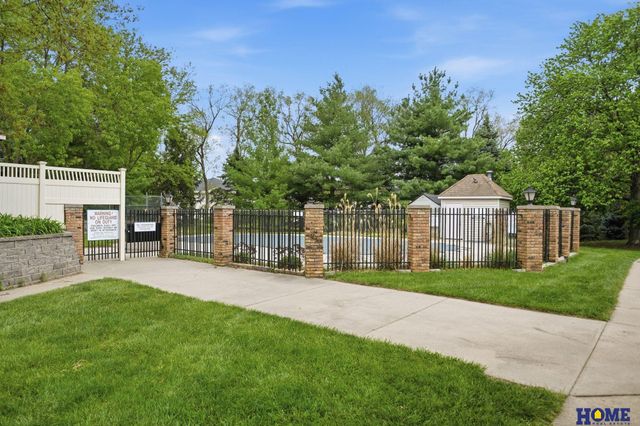 7223 Shamrock Court, Lincoln, NE 68506