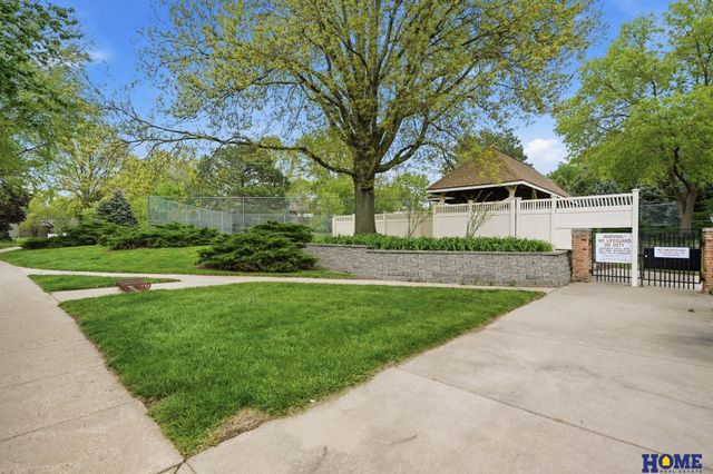 7223 Shamrock Court, Lincoln, NE 68506