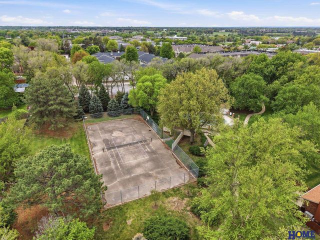 7223 Shamrock Court, Lincoln, NE 68506