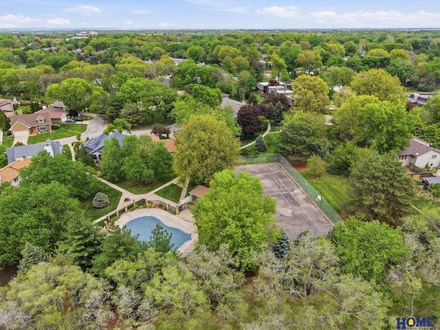 7223 Shamrock Court, Lincoln, NE 68506