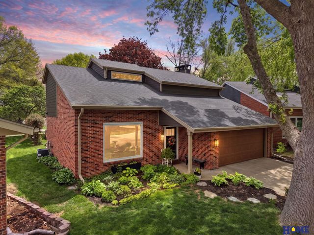 7223 Shamrock Court, Lincoln, NE 68506