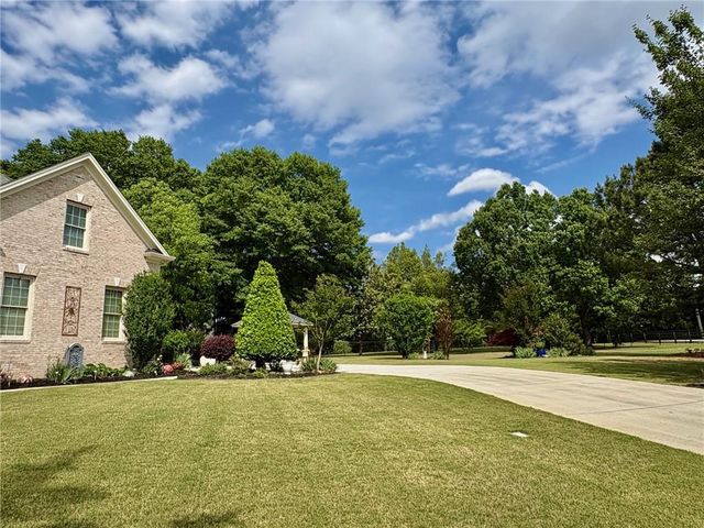 1994 Bennett Road, Grayson, GA 30017
