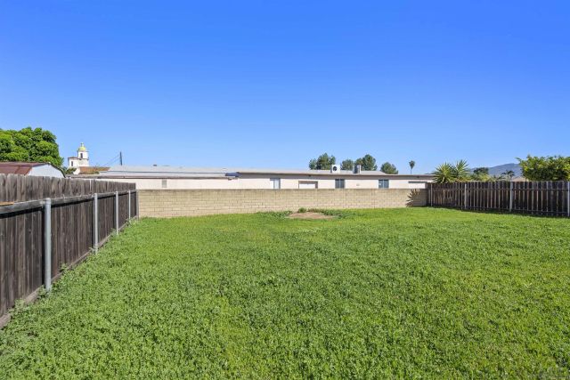 1194 Andover Rd, El Cajon, CA 92019