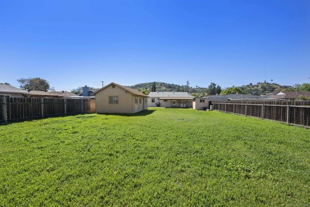 1194 Andover Rd, El Cajon, CA 92019