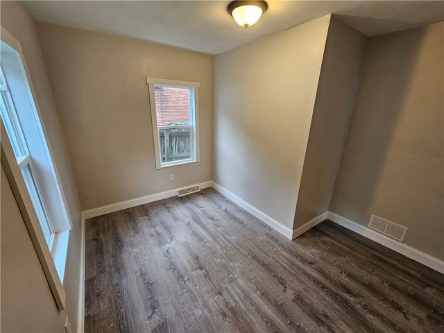 520 Joffre St, Ellwood City, PA 16117