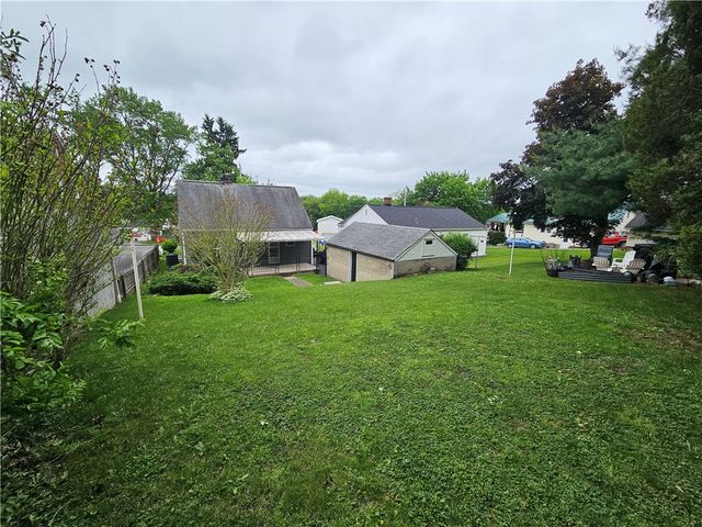 520 Joffre St, Ellwood City, PA 16117
