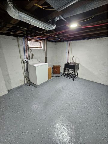 520 Joffre St, Ellwood City, PA 16117