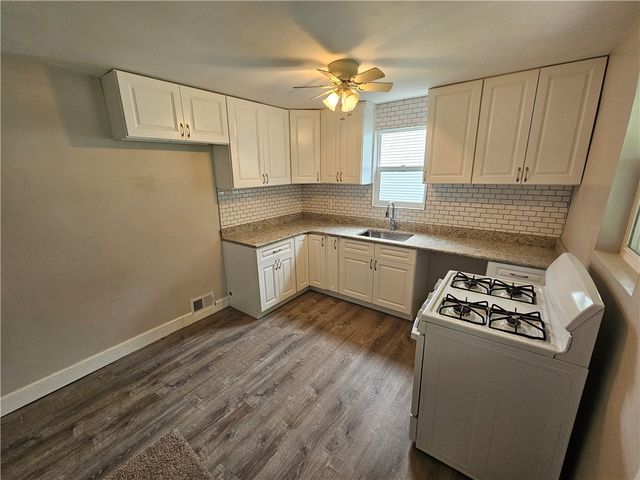 520 Joffre St, Ellwood City, PA 16117