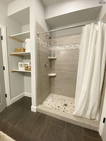 5 OAKWOOD COURT, Wichita Falls, TX 76308