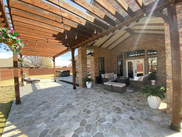 5 OAKWOOD COURT, Wichita Falls, TX 76308