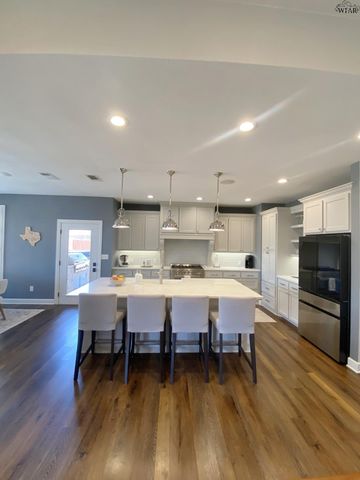 5 OAKWOOD COURT, Wichita Falls, TX 76308