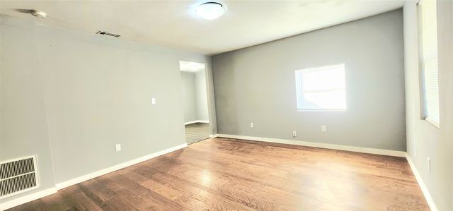 8525 Oak Haven Lane, Dallas, TX 75217