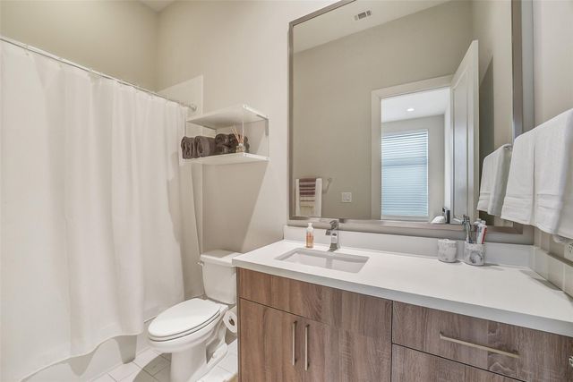 1004 California Street 203, Houston, TX 77006