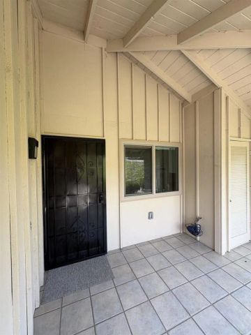 17463 Plaza Abierto 29, San Diego, CA 92128