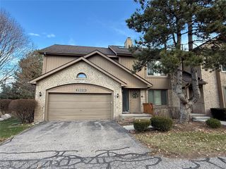 29583 SIERRA POINTE Circle, Farmington Hills, MI 48331