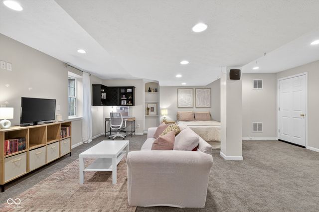 5675 Sapphire Drive, Carmel, IN 46033