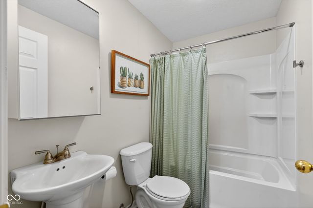5675 Sapphire Drive, Carmel, IN 46033