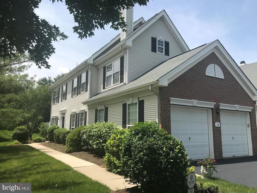 351 WATKINS RD, Pennington, NJ 08534