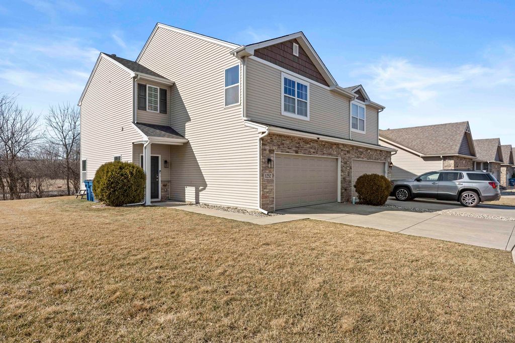 1252 Sawgrass Drive, Griffith, IN 46319