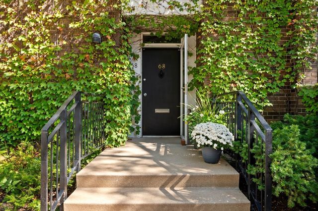 68 W Schiller Street, Chicago, IL 60610