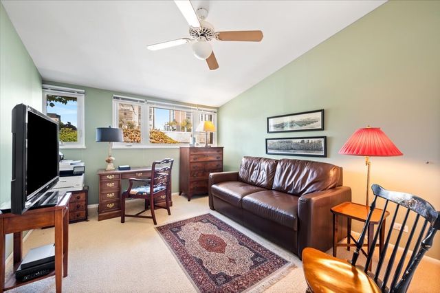 68 W Schiller Street, Chicago, IL 60610