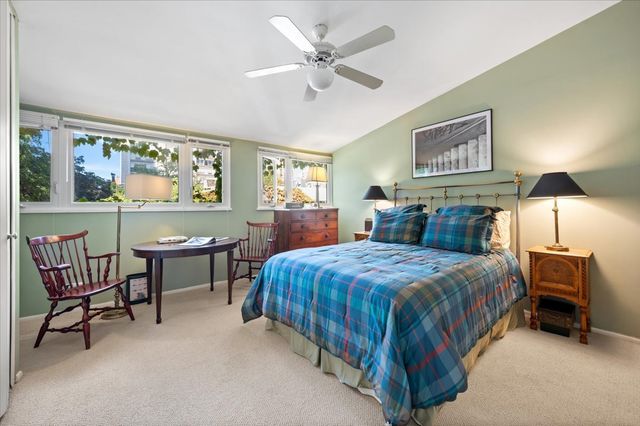 68 W Schiller Street, Chicago, IL 60610