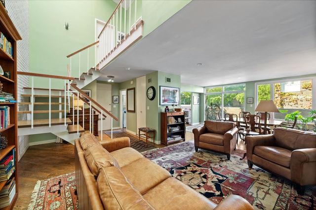 68 W Schiller Street, Chicago, IL 60610