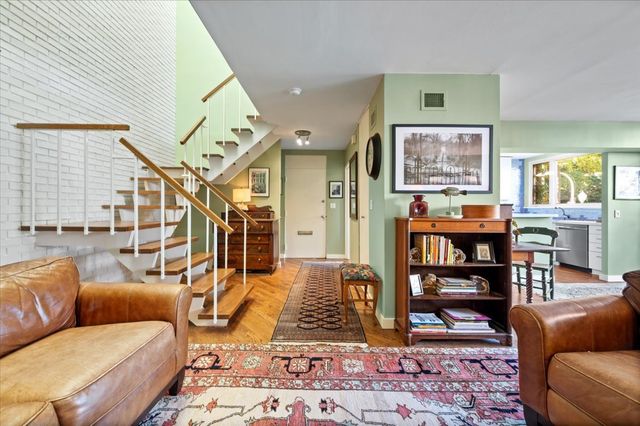 68 W Schiller Street, Chicago, IL 60610