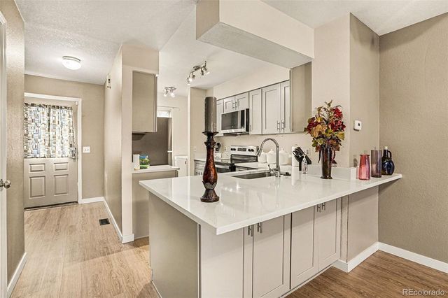 1662 S Idalia Circle N, Aurora, CO 80017