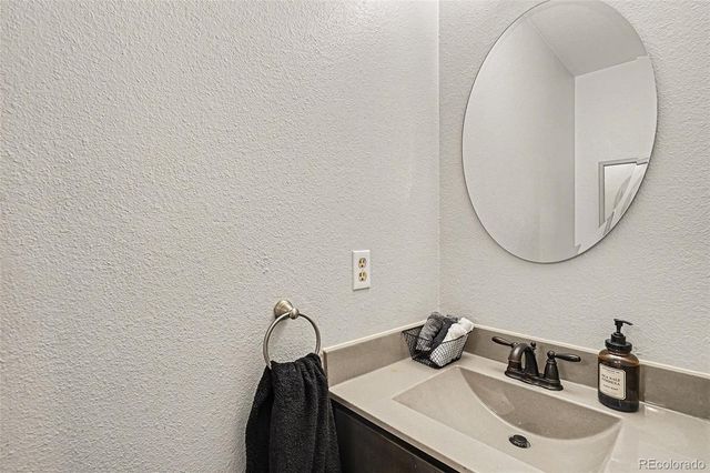 1662 S Idalia Circle N, Aurora, CO 80017