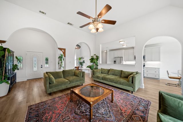 218 Bent Creek Drive, Waxahachie, TX 75165