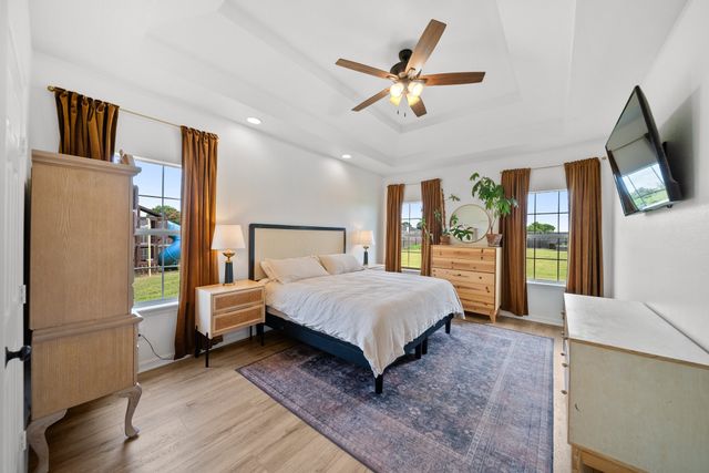 218 Bent Creek Drive, Waxahachie, TX 75165