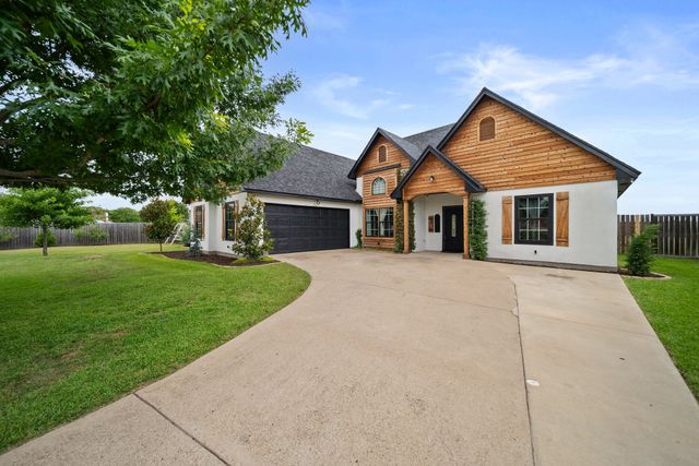 218 Bent Creek Drive, Waxahachie, TX 75165