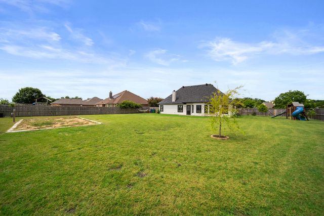 218 Bent Creek Drive, Waxahachie, TX 75165