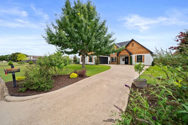 218 Bent Creek Drive, Waxahachie, TX 75165