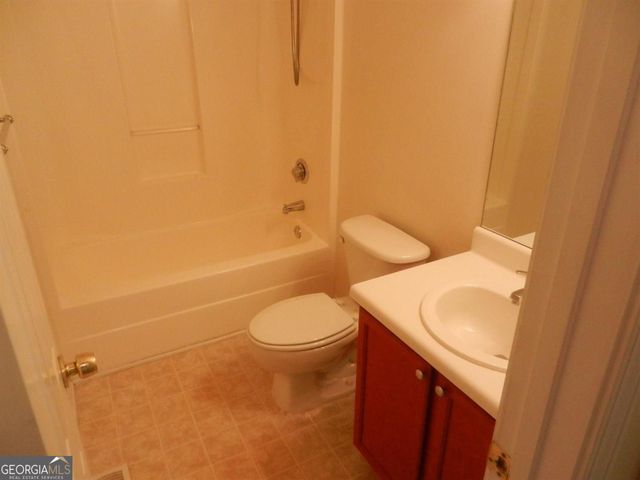2506 Kris Crossing, Ellenwood, GA 30294