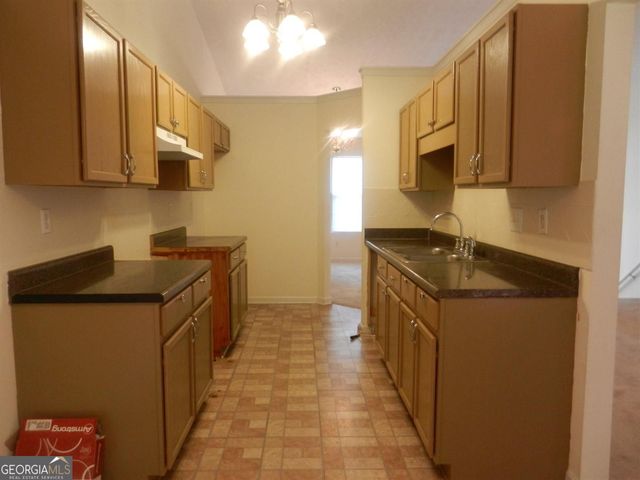 2506 Kris Crossing, Ellenwood, GA 30294