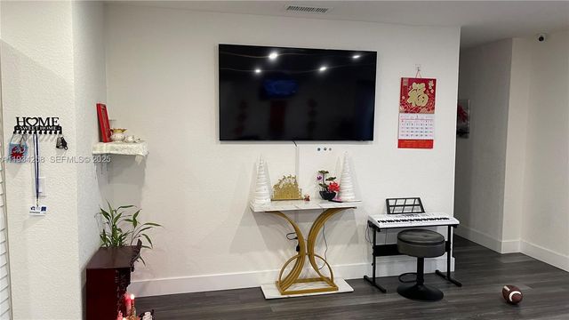 761 NW 183rd Dr, Miami Gardens, FL 33169