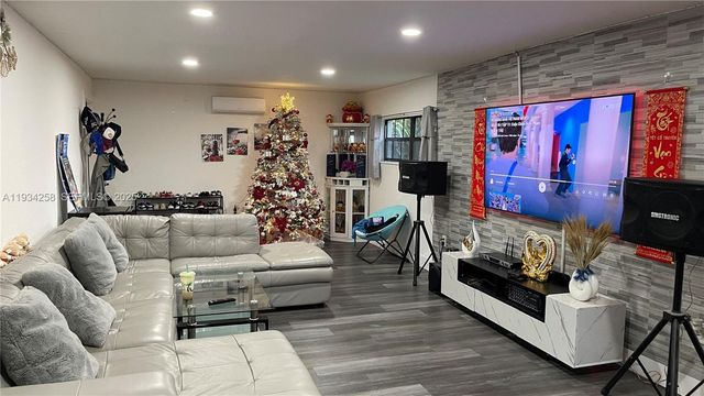 761 NW 183rd Dr, Miami Gardens, FL 33169